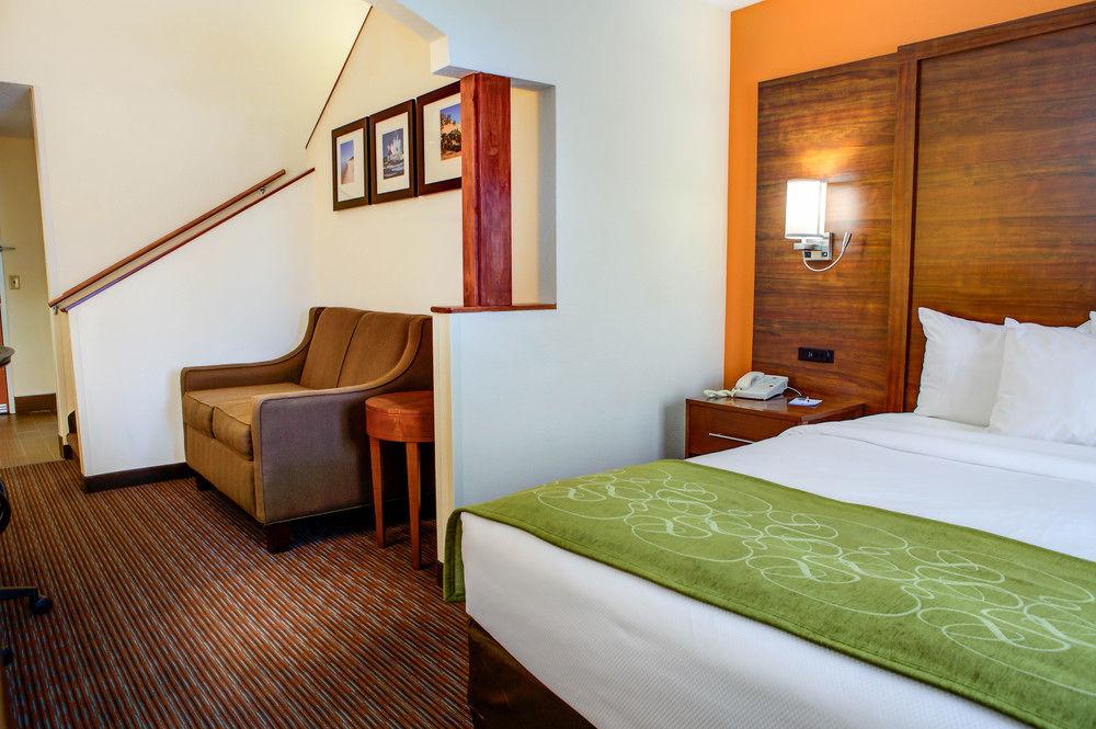 Comfort Suites Stevensville - St Joseph Ngoại thất bức ảnh