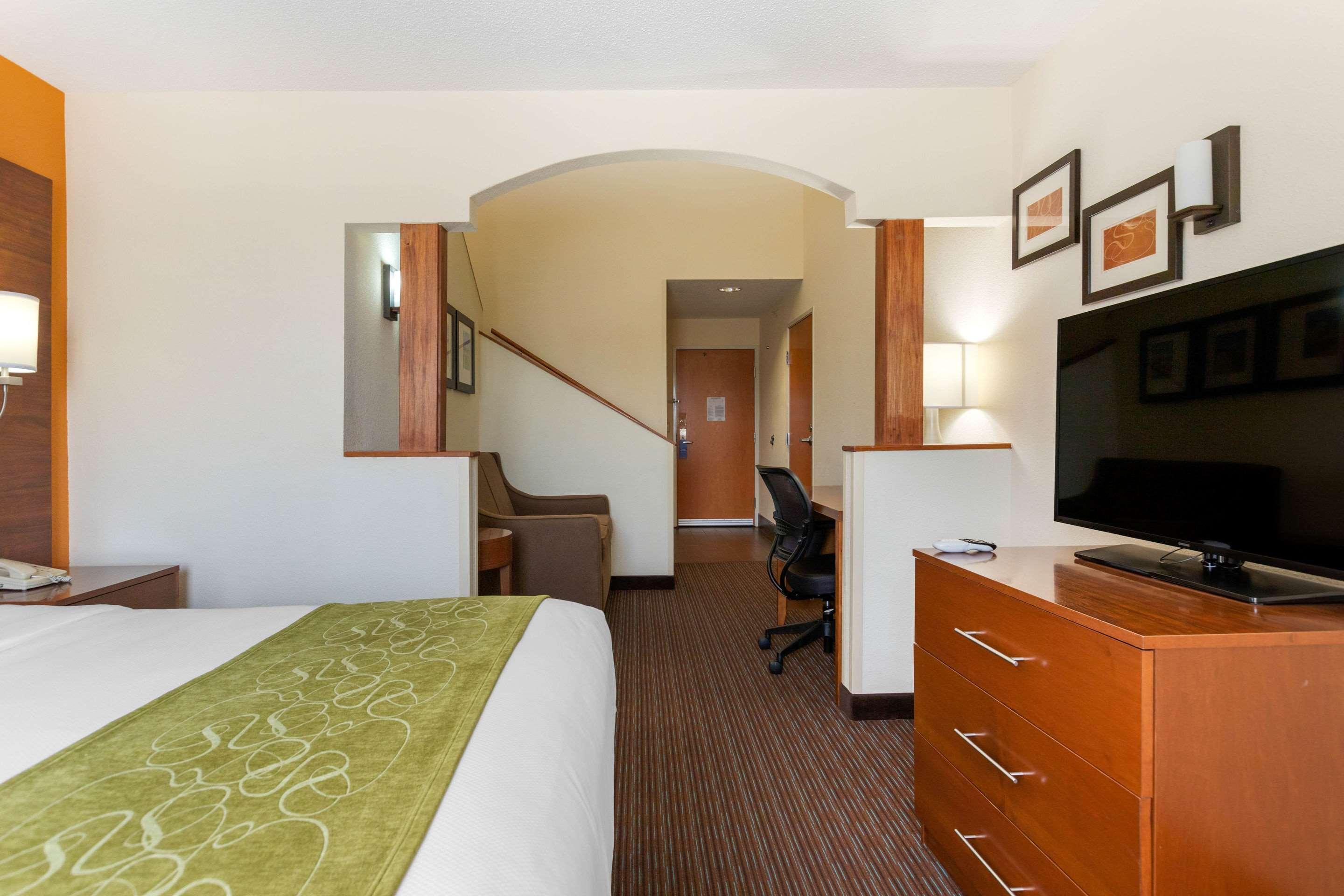 Comfort Suites Stevensville - St Joseph Ngoại thất bức ảnh