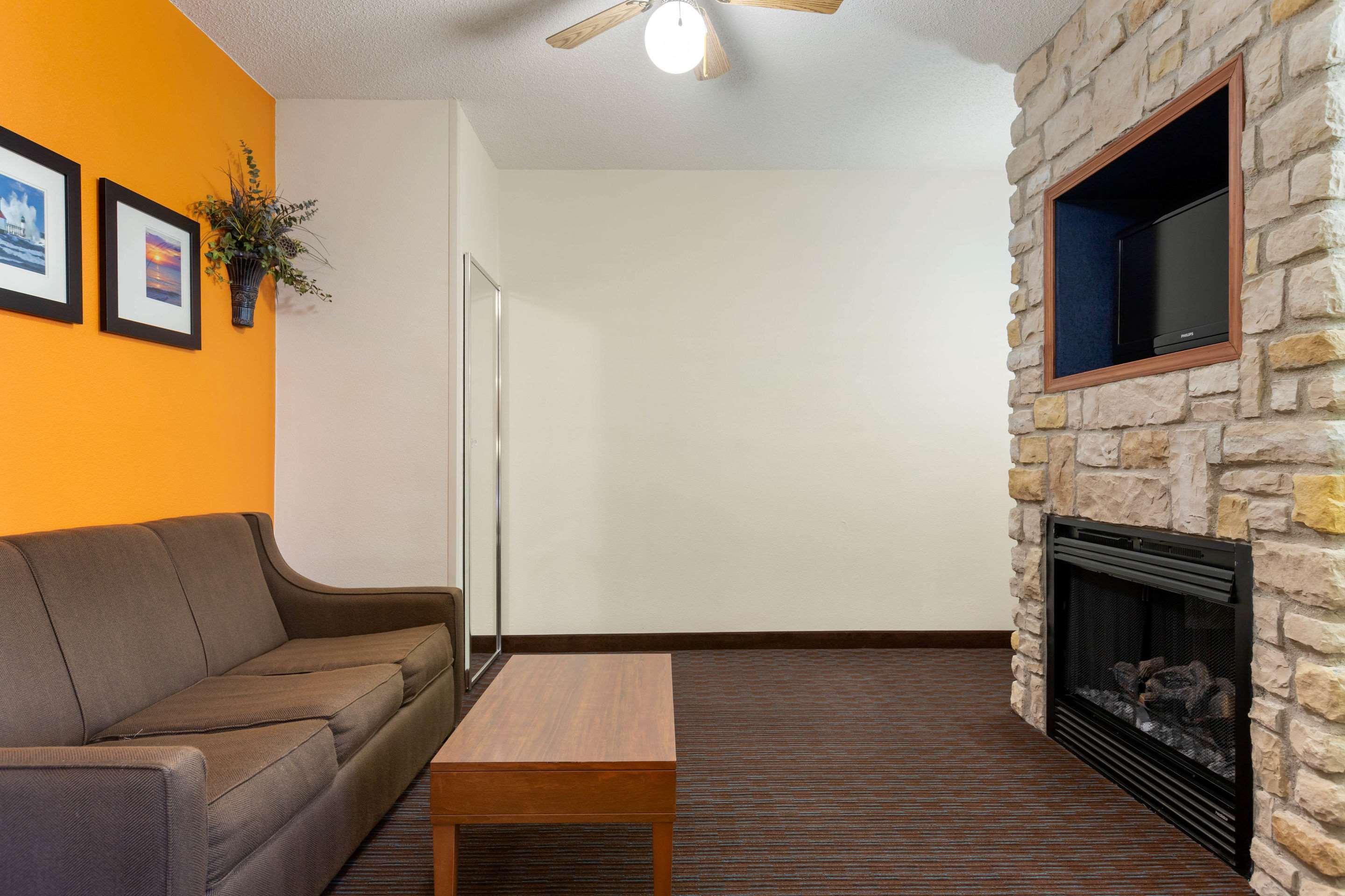 Comfort Suites Stevensville - St Joseph Ngoại thất bức ảnh