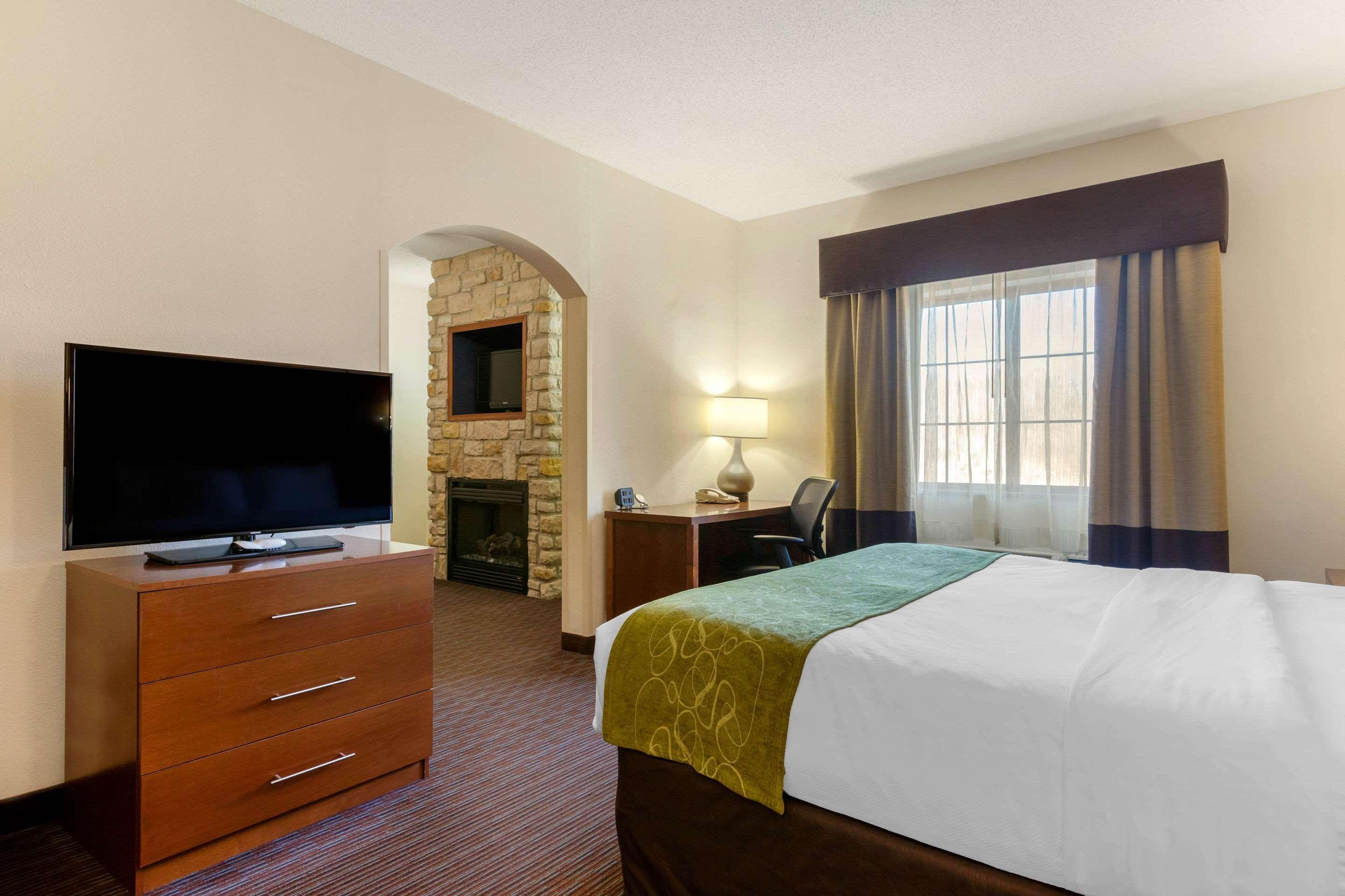 Comfort Suites Stevensville - St Joseph Ngoại thất bức ảnh