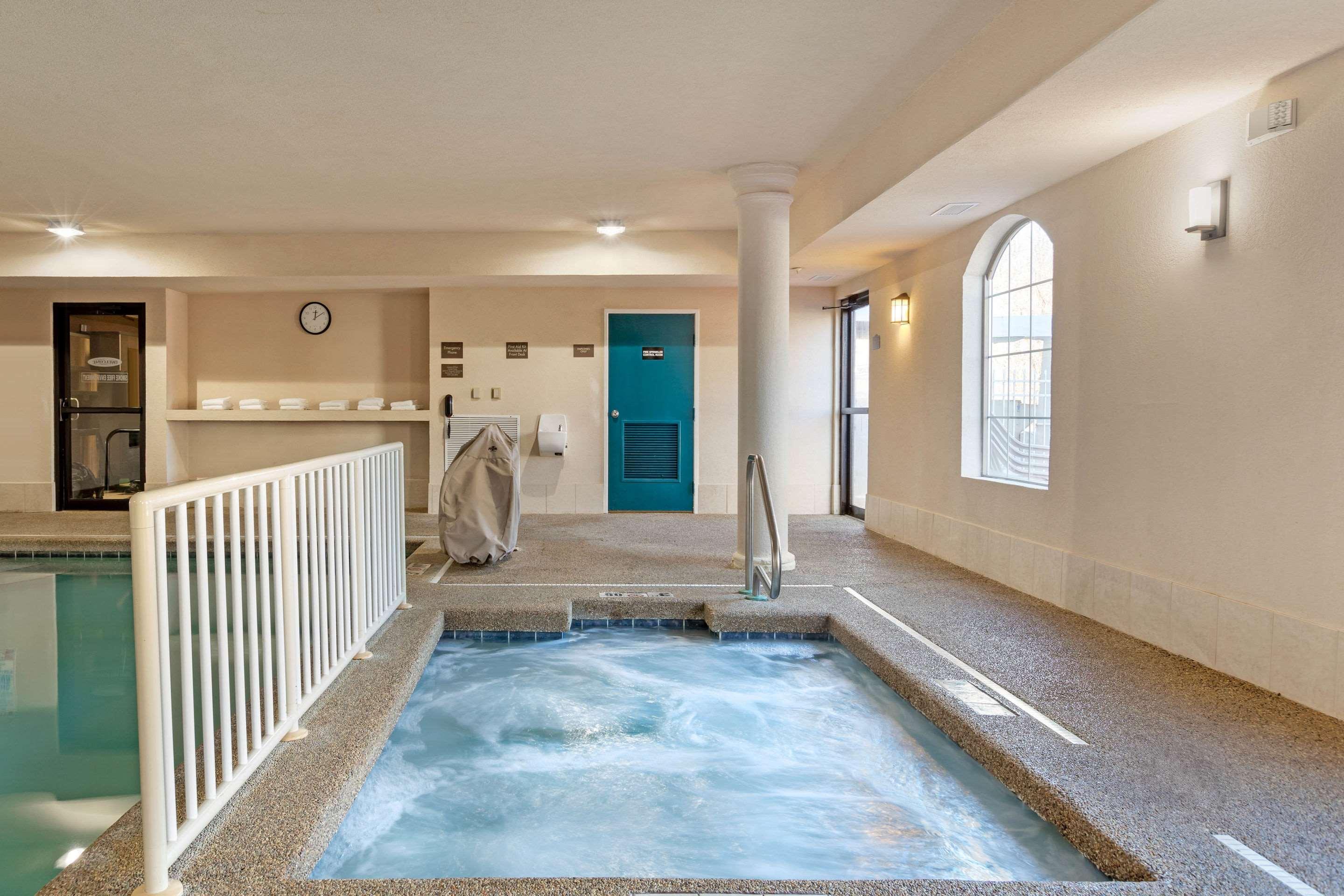 Comfort Suites Stevensville - St Joseph Ngoại thất bức ảnh