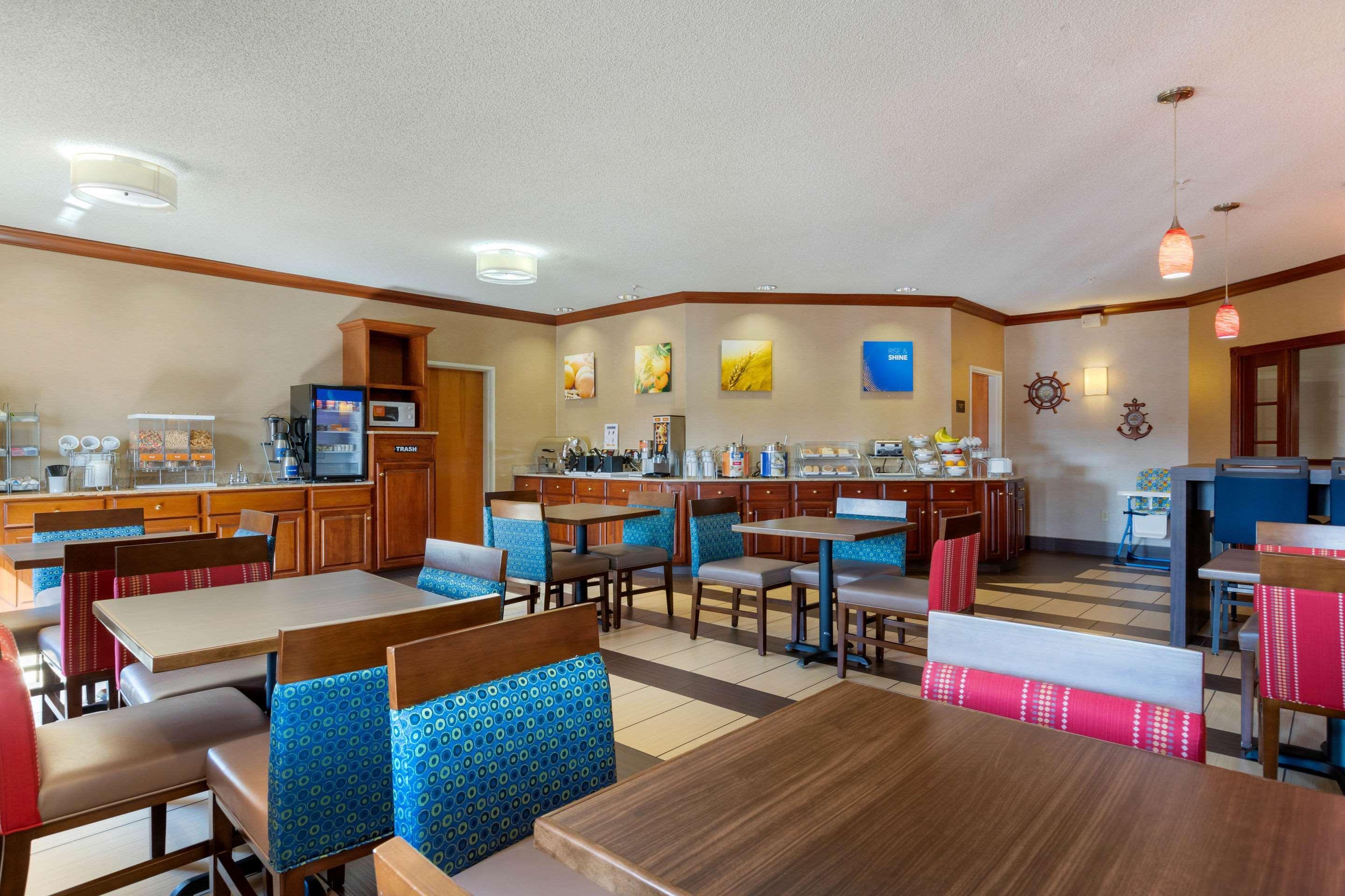 Comfort Suites Stevensville - St Joseph Ngoại thất bức ảnh