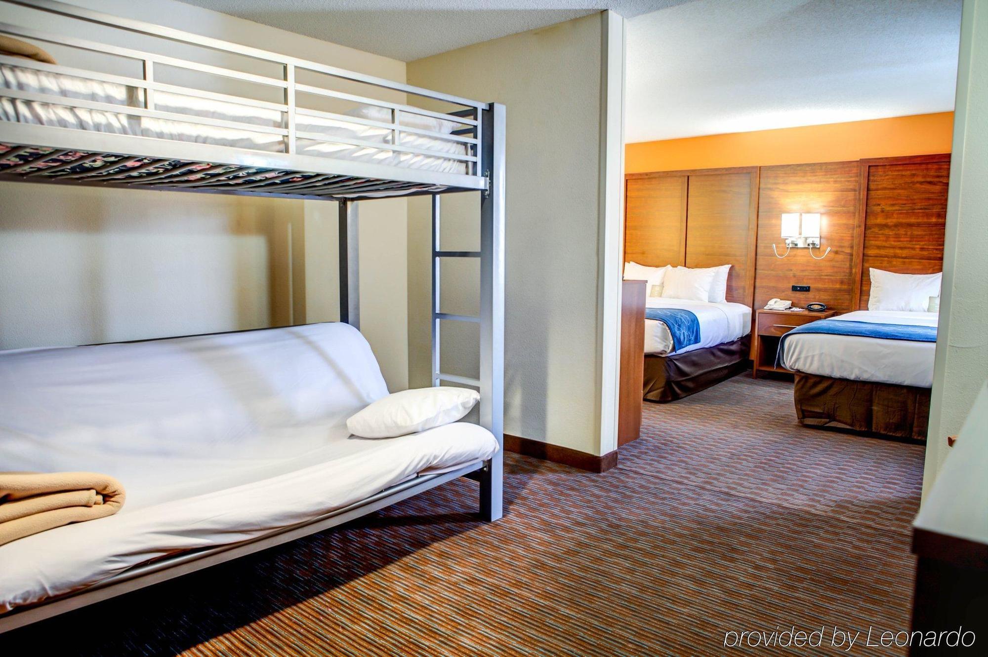 Comfort Suites Stevensville - St Joseph Ngoại thất bức ảnh